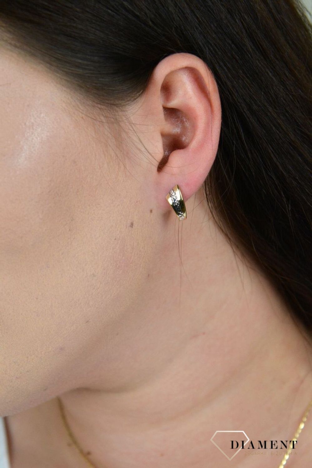 Złote kolczyki na prezent z białym złotem przez środek KL 7368.jpg